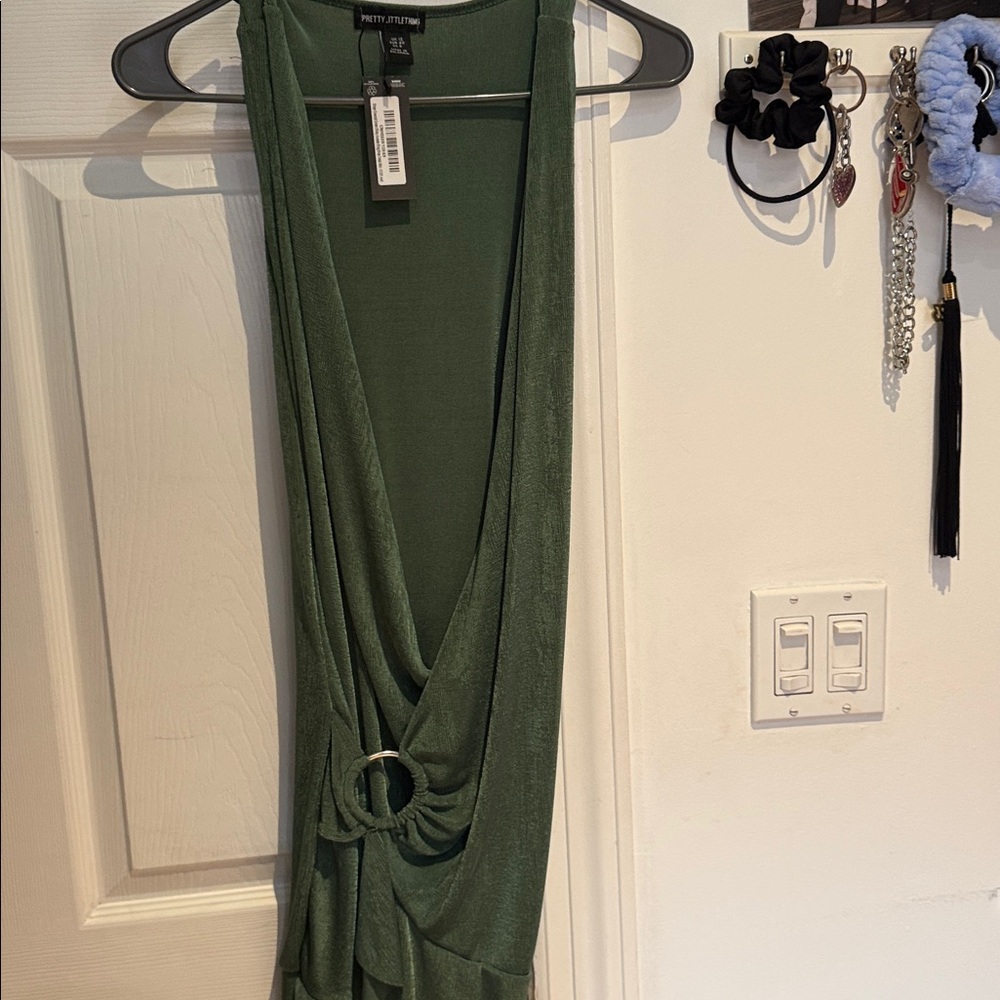 Pretty Little Thing Green Dress Vacation Dress